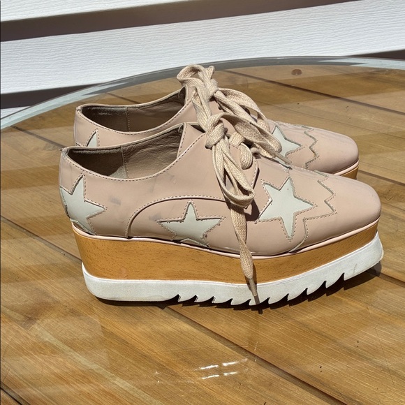 Stella McCarthy Stylish Beige Star Lace-Up Women's Shoes - Picture 2 of 8